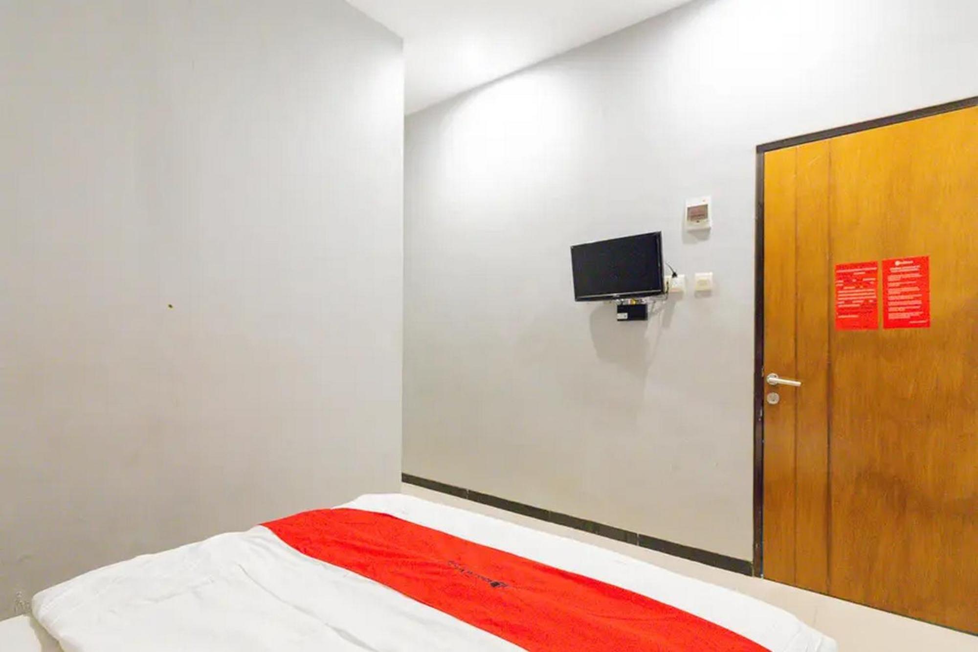 Reddoorz @ Manukan Surabaya Exterior foto