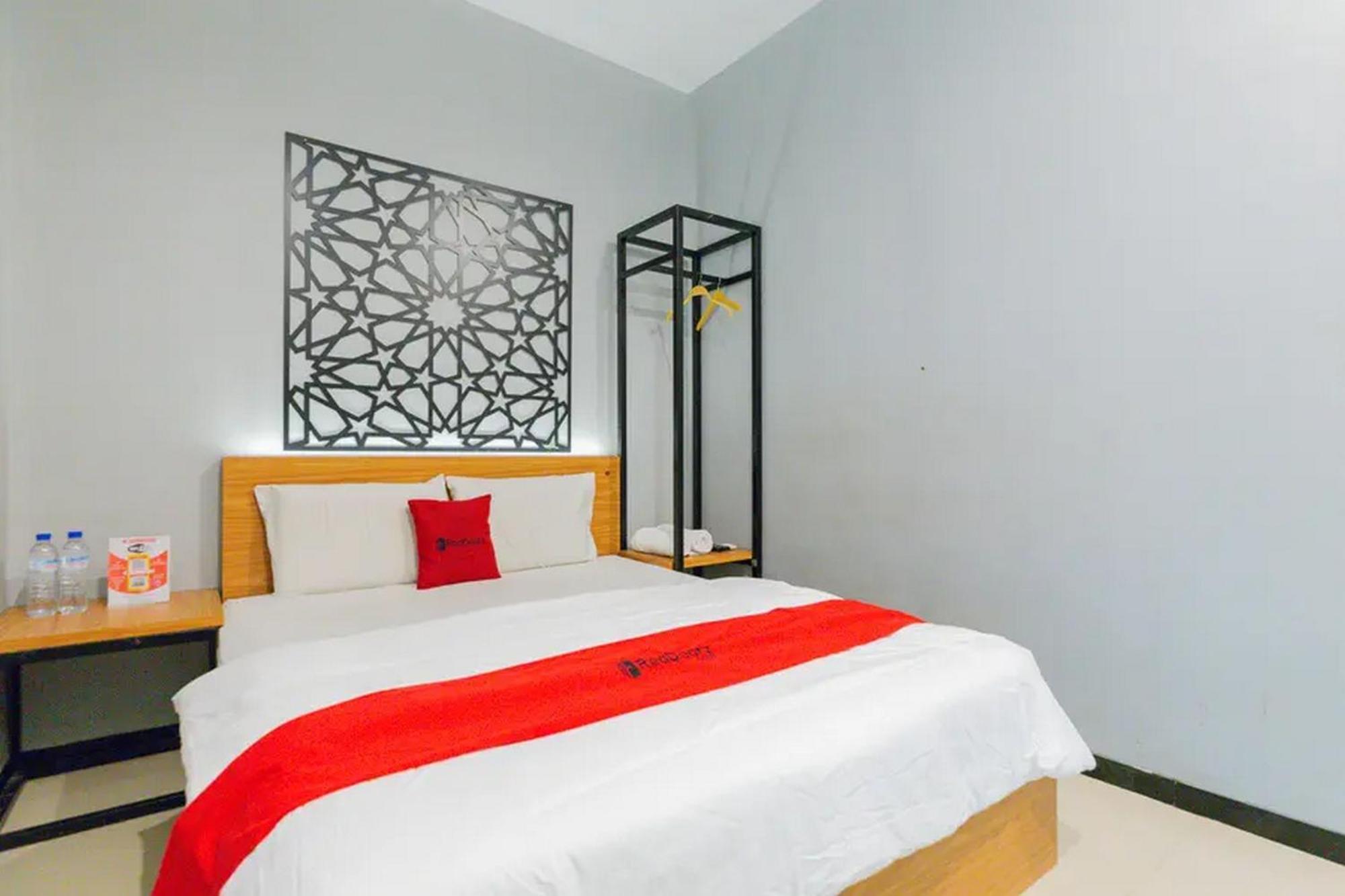 Reddoorz @ Manukan Surabaya Exterior foto