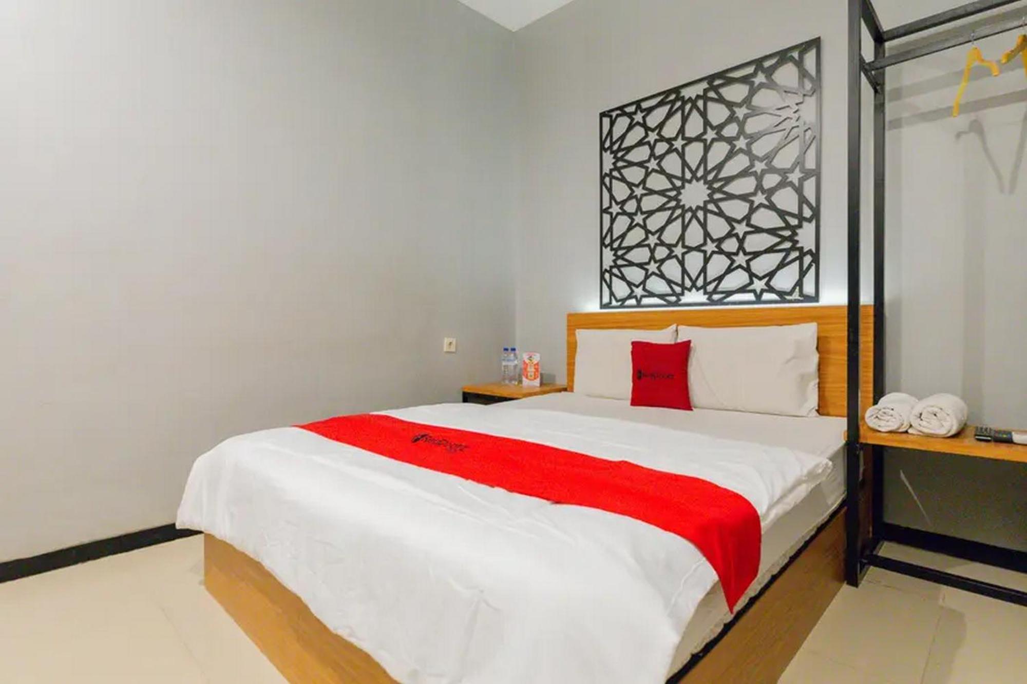 Reddoorz @ Manukan Surabaya Exterior foto
