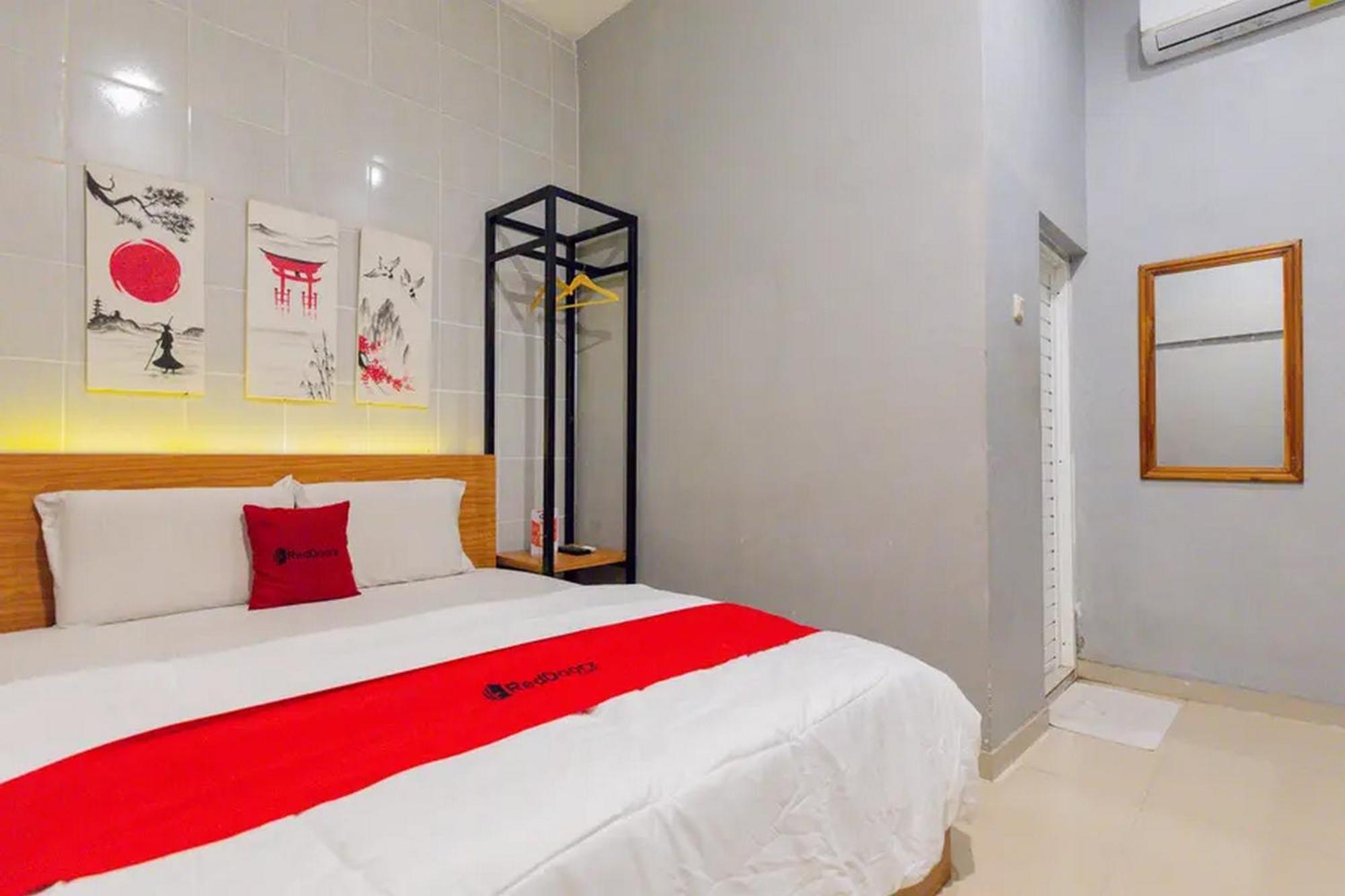 Reddoorz @ Manukan Surabaya Exterior foto