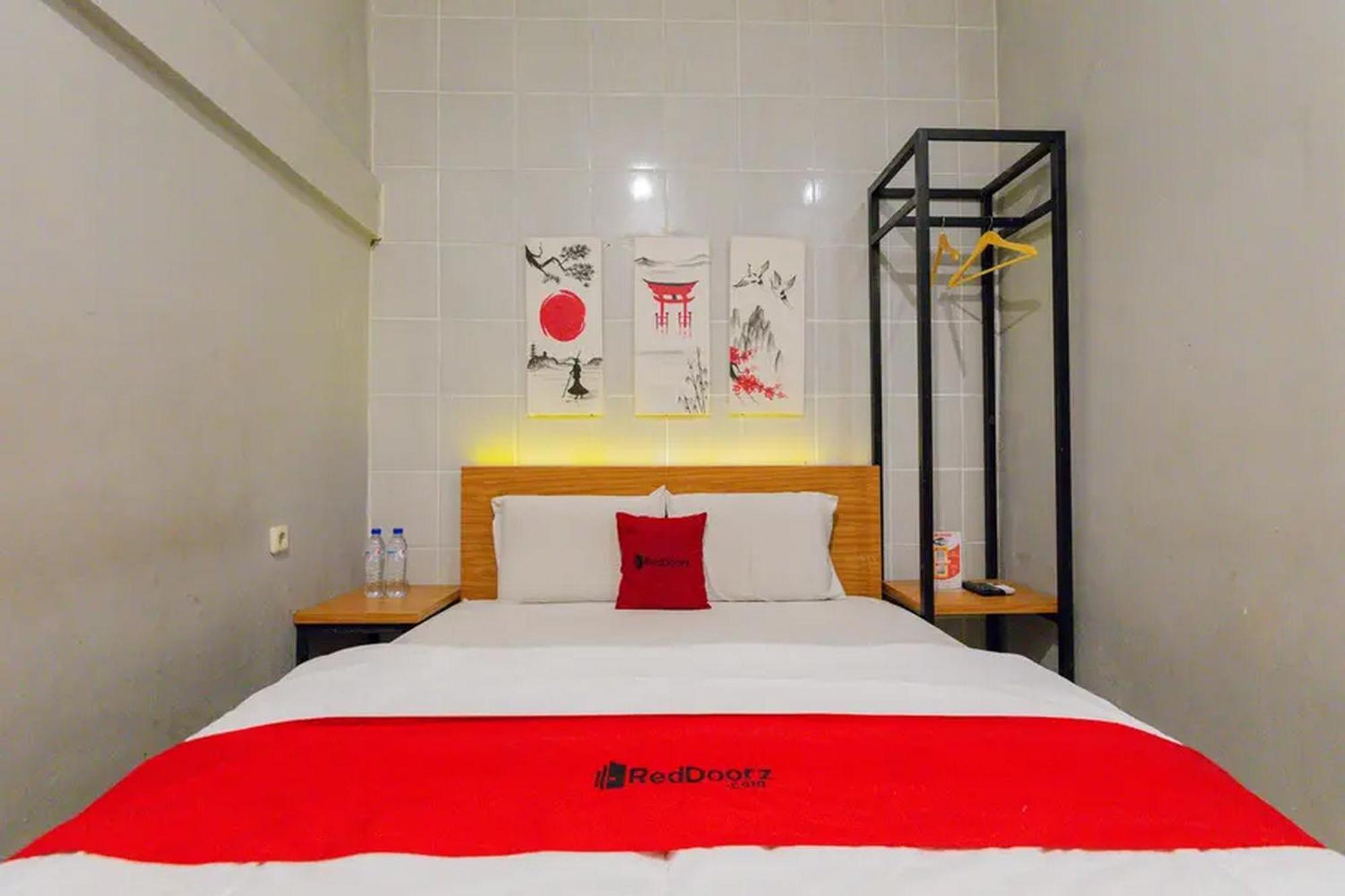 Reddoorz @ Manukan Surabaya Exterior foto