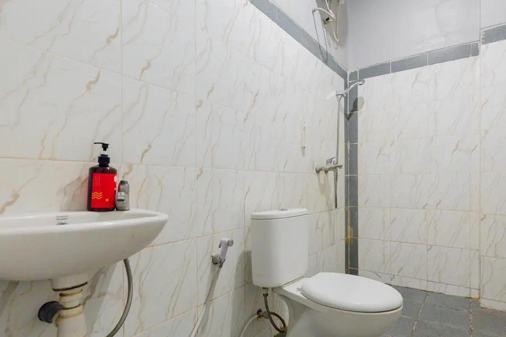 Reddoorz @ Manukan Surabaya Exterior foto