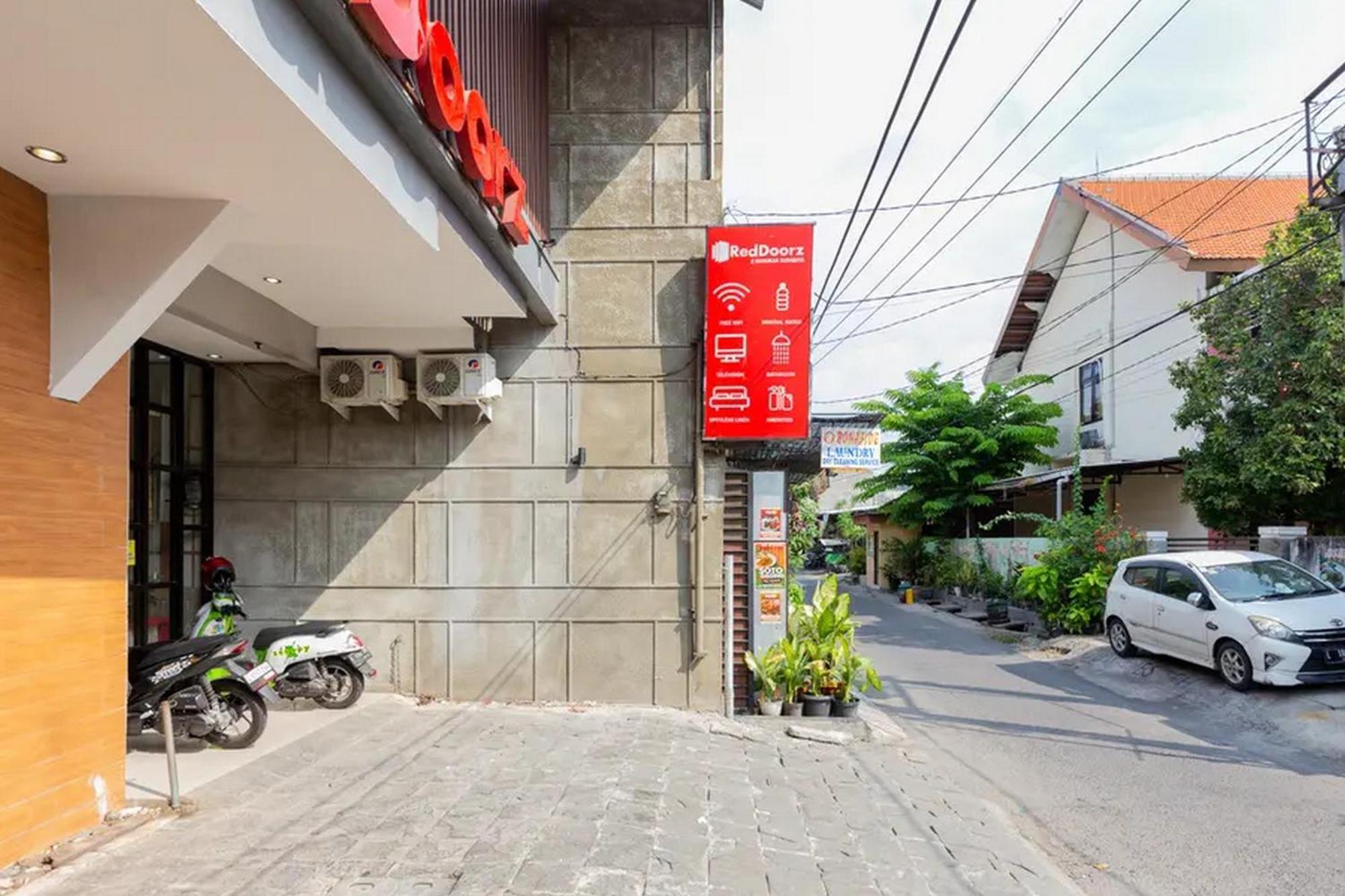 Reddoorz @ Manukan Surabaya Exterior foto