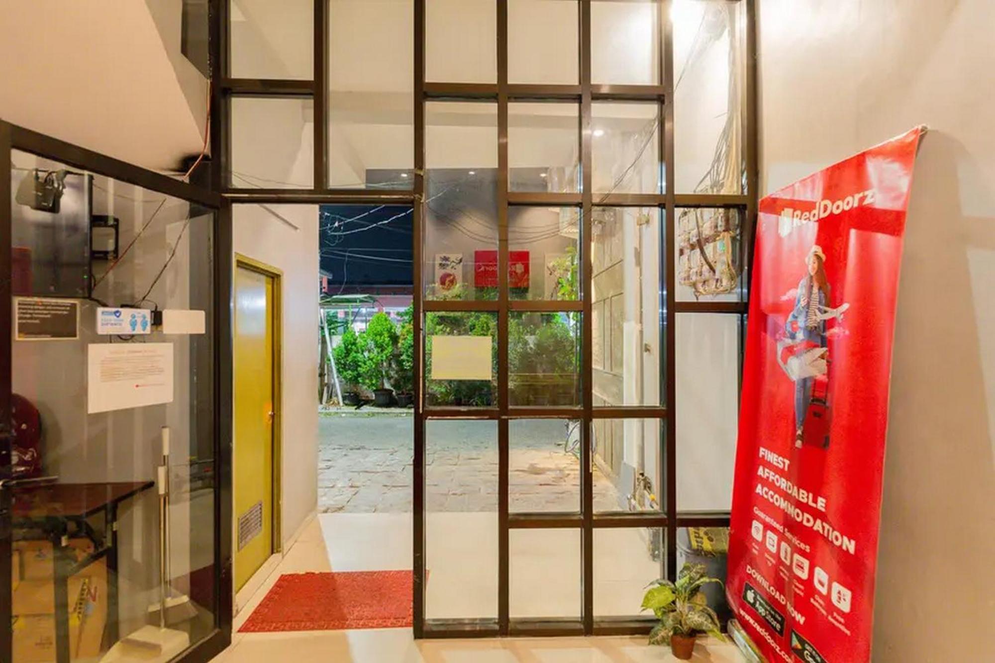Reddoorz @ Manukan Surabaya Exterior foto